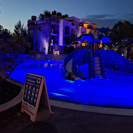 3 With Poolview In Cascadas ساني بيتش