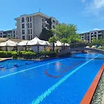 3 With Poolview In Cascadas Апартамент *
