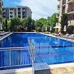 3 With Poolview In Cascadas Апартамент *