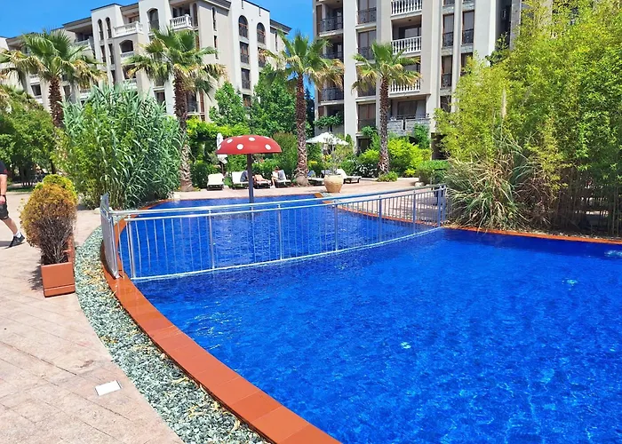 3 With Poolview In Cascadas Słoneczny Brzeg