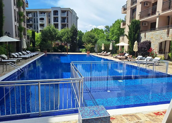 3 With Poolview In Cascadas Apartament *